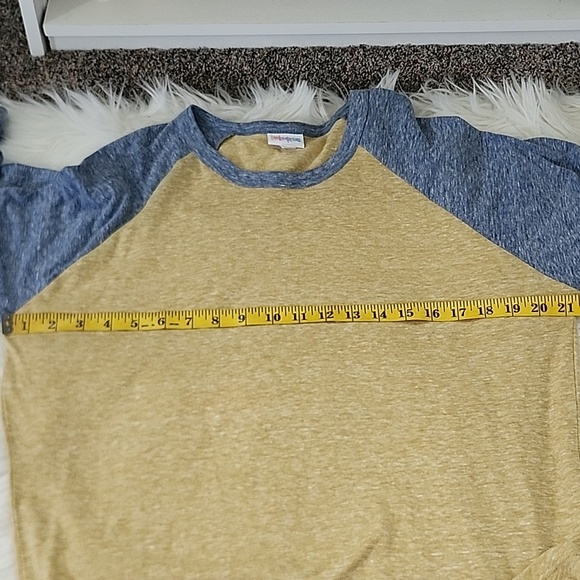LuLaRoe Heathered Blue and Yellow Randy Raglan Tee NWT - Picture 11 of 11